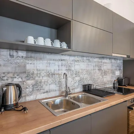 Gazi Apartment *